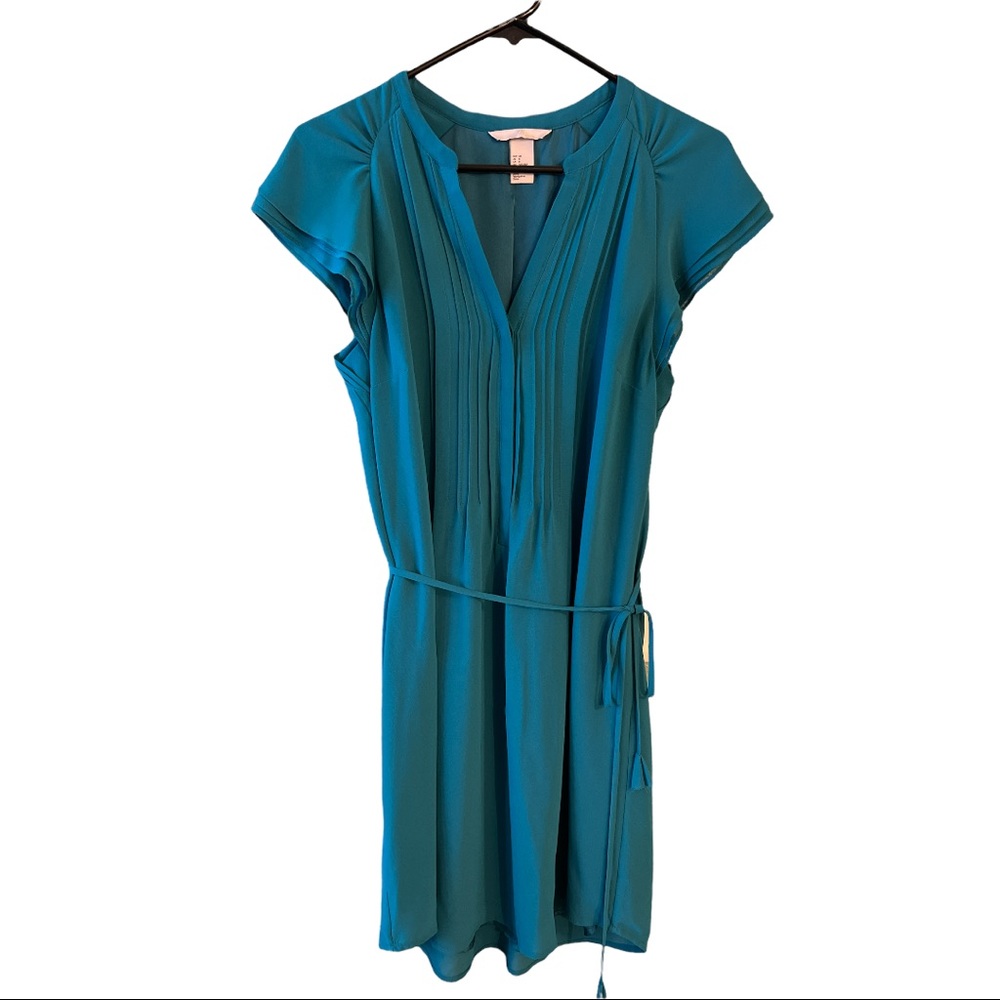 Perfect dress for work or lunch meeting